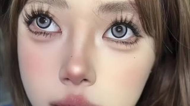 我是个什么很贱的小女孩吗？假睫毛出了5D款我竟然现在才知道！#假睫毛 #眼妆 #人人都可以是睫毛精 