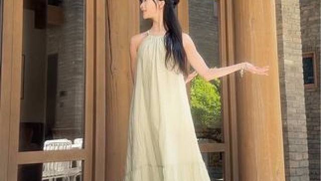 足不出户，也能在窗子的倒映里看到一抹绿色哦#春天来我家做客了 #minyi编舞 #洛春