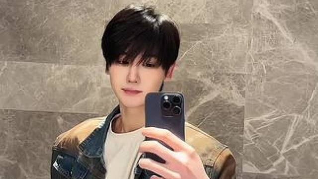 #爱情有点甜手势舞 老夫献丑了！#腼腆男孩 #感觉至上 #反差 #射手