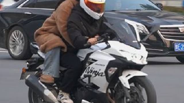 【2024新乡机车街拍】天气回暖  启封、油门拧起来！#摩托车 #机车 #机车摄影 #新乡机车街拍 