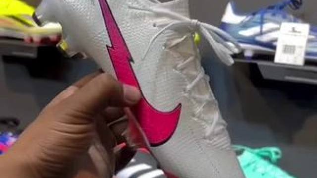 #dou来足球季 #唯有足球不可辜负 #足球鞋 #足球 #好鞋推荐 经典战靴欣赏