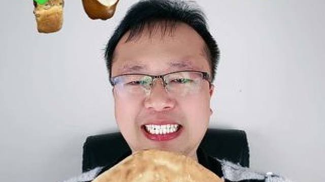 超硬面包界的4款软王❓❓ #好吃到停不下来 #吃货日常 #快来一起尝个鲜 #零食试吃员 #看见什么吃