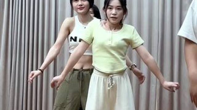 测测你肩部的灵活性，你的肩部灵活性怎么样呀 #舞蹈 #成人零基础舞蹈培训 #舞蹈改变人生