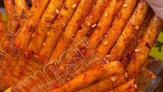 超级好吃又划算的湖南平江素牛筋辣条！吃起来香香辣辣又嚼劲！ #辣条 #追剧小零食 #好吃到停不下来 