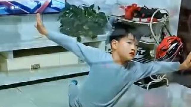 一日练一日功，每一滴耕耘的汗水，都会收获实实在在的进步#在家练功 #谁还不是武林高手 #日照武术 #