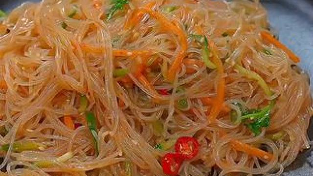 不想吃饭的时候，一定要试试这道凉拌粉丝，好吃到让你尖叫
