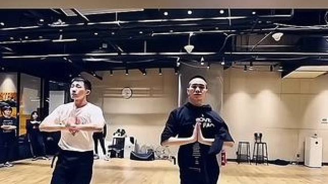 把黑粉的歌跳的这么厌世可以吗？ #编舞 #爵士编舞 #舞者