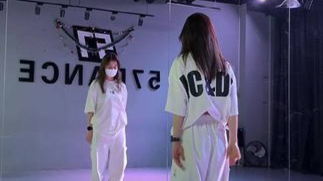 点赞收藏关注学起来#雨爱 #meya编舞 #抒情舞蹈 #慢动作 #角美舞蹈