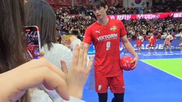 比心❤️ #排球 #排球 #林盛进 #185大帅哥 #体育生