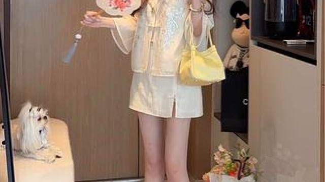 两套新中式快帮我选一下#新中式穿搭 #新中式国风 #国风之美永不过时 #新国风的氛围感拉满了