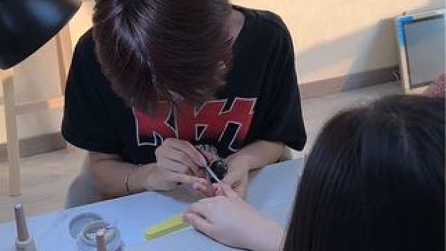 这里的美甲师真的是颜值超高，都是帅哥美女，真是享受看帅哥美女都养眼了 ，69湘潭美甲自由 #湘潭 #