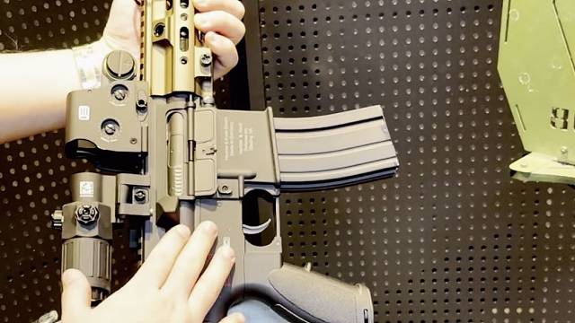 兄弟联装备之满配hk416电动玩具