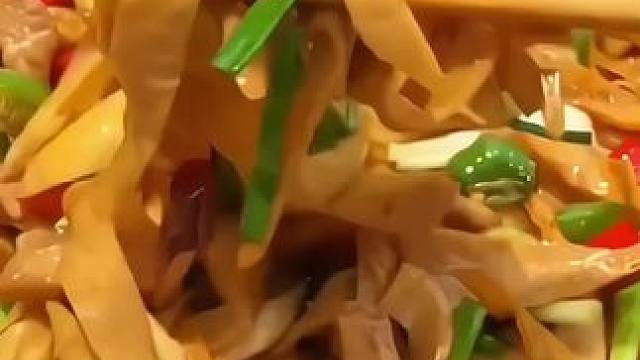 #开江豆笋  豆制品中的天花板，你们吃过吗，特别喜欢吃豆制品的老乡!一定要试试!豆笋是开江特产，炒、