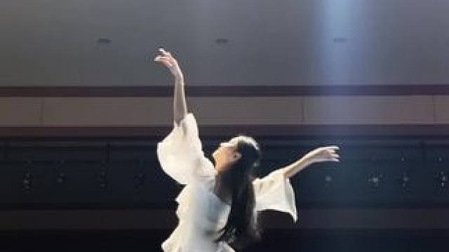 若是月亮还没来 路灯也可照窗台#若月亮没来