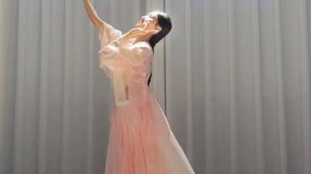 你的指尖轻柔#舞蹈#化身孤岛的鲸 #周深