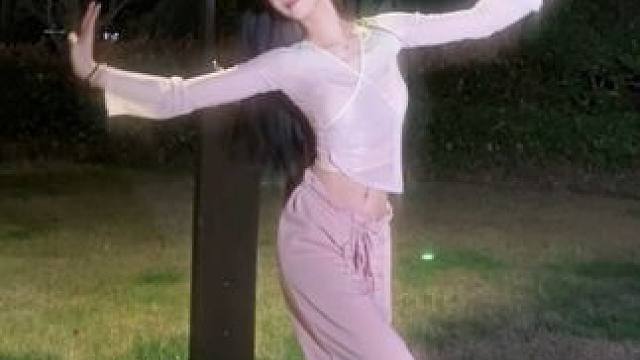 人都有各自的月亮，不如做自己的宇宙#古典舞 #舞蹈 #氛围感#若月亮没来