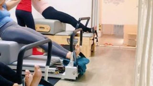 60分钟普拉提核心床让你5分钟看完，喜欢记得点赞收藏哦，喜欢口令讲解版的亲们，下方评论区留言告诉我哦