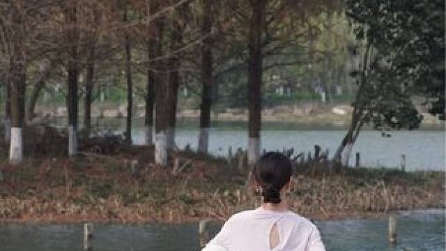 #燃脂的一百种方式 #瑜伽 一个动作扭转脊柱，还你少女体态～#女性瑜伽