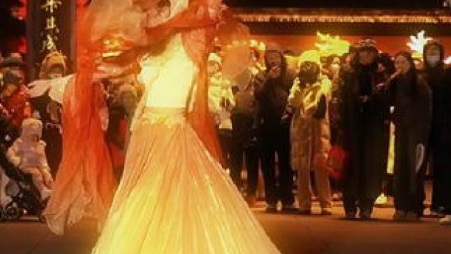 其实我不在意你怎么骂我诋毁我，只要没办法在祸害别人，那便是值得，世人纷说是地狱，人群嚷嚷也是解脱。