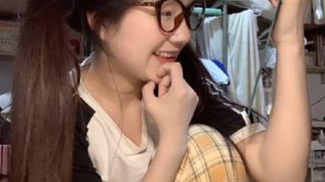 #搞怪日常 #显眼包ovo #女大学生 #宿舍日常 #奇奇怪怪