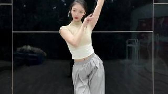 #古典舞 #国风古韵 #琵琶行舞蹈 @DOU+小助手 @DOU来跳舞 再来一遍琵琶行～