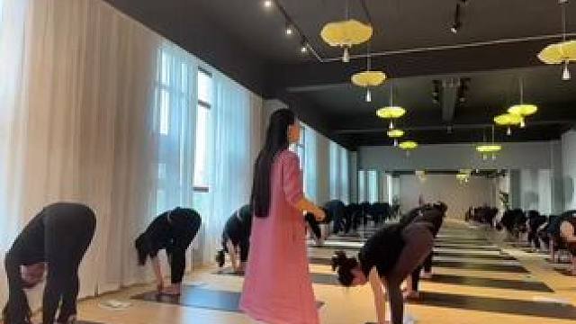 【瀞课堂】早安！自律足以改变你的人生…#感受身体与心灵的对话 #心静能愈三千疾 #瑜伽 #瑜伽课堂随