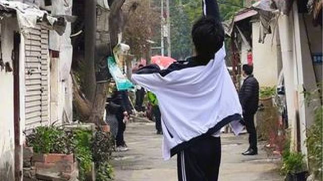 你感叹不完的，山那边还是山 #男高 #国风 #古典舞 #长安姑娘 #户外舞蹈