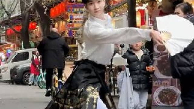 纵我不往 子宁不嗣音 #男高 #国风 #古典舞 #苏幕遮 #户外舞蹈