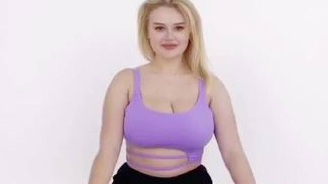 #正常瑜伽动作无不良引导#跟着美女学瑜伽