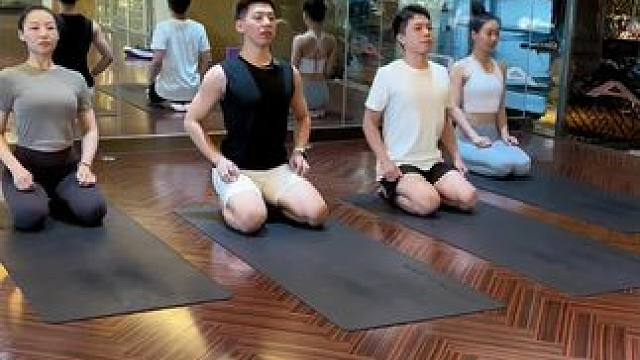 瑜伽教学我们坚持了15年，你又坚持练习多久呢？#瑜伽 #零基础学瑜伽 #瑜伽教学 #在家练瑜伽 #好