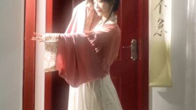 “影子在公主脚下，怀吉在徽柔心里”#古典舞 #我的舞蹈日记 #徽柔 只要我不说，大家就不知道我今天发