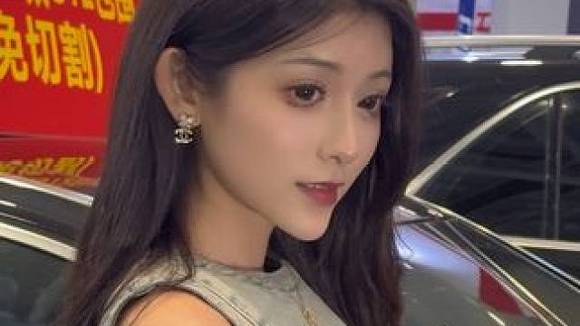 #车模美女 #车模星甄选 #完美身材  #又美又飒 #笑容最治愈的女孩 @叶子大人 @叶子大人ss