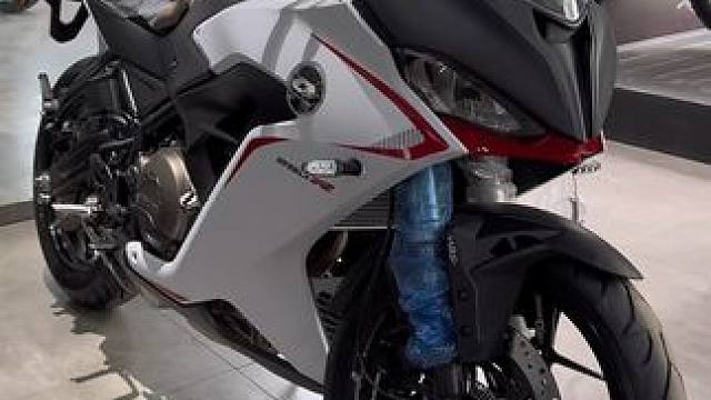 二十多岁的年纪，骑什么车不重要，重要的是有一辆属于自己的机车#爱机车爱生活 #风和自由 #赛250燃