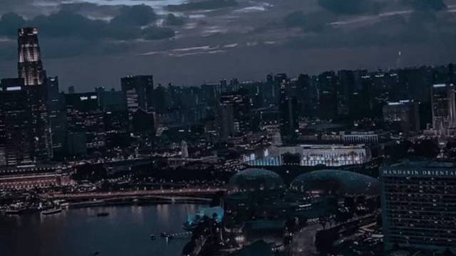 在平庸的生活里拥抱你