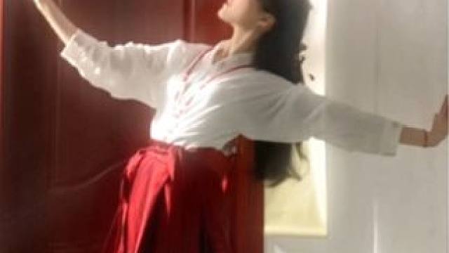 上次用这个扇子还是在上次～#古典舞 #我的舞蹈日记 #马面裙