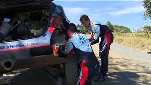 诺伊维尔在SS3右后轮爆胎，导致右后车身被撕裂，同时失去了混动，减震器也损坏了，损失了不少时间，在总