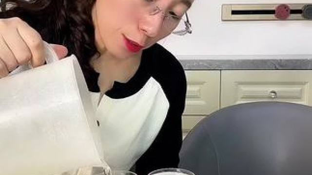 #亲子互动 #万万没想到 #母子日常 
这招我是真没想到，啥也不说了！