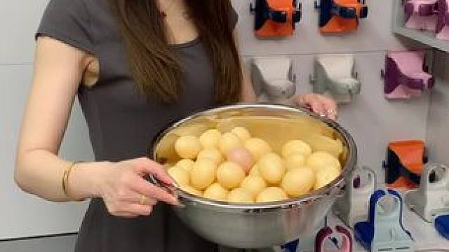 家里的吹风机总是没地方放，就入手了这个吹风机架，这下终于可以解放双手啦！#吹风机架 #好物推荐