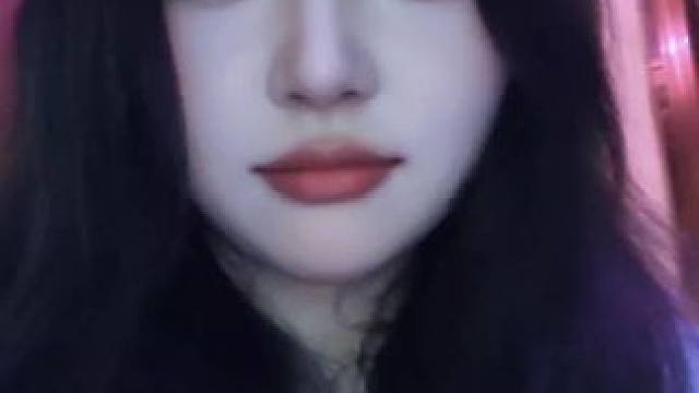 其实我录了很多唱歌视频 