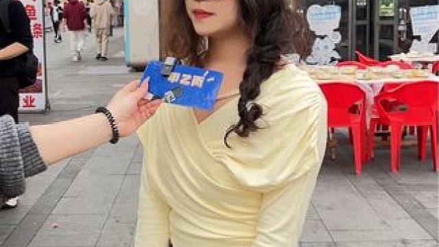 哪首音乐间奏比歌还火#街头采访 #随机采访 #真实街访