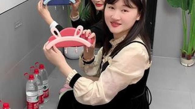 #兔耳脸盆架  可以收纳多个脸盆，家里的鞋刷都可以挂上去，还不占空间#免打孔  #小兔脸盆置物架