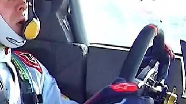 2024WRC肯尼亚站，WRC第一喜剧人塔纳克～塔子哥继续衰神附体，周六上午的比赛他们的通话器坏了，