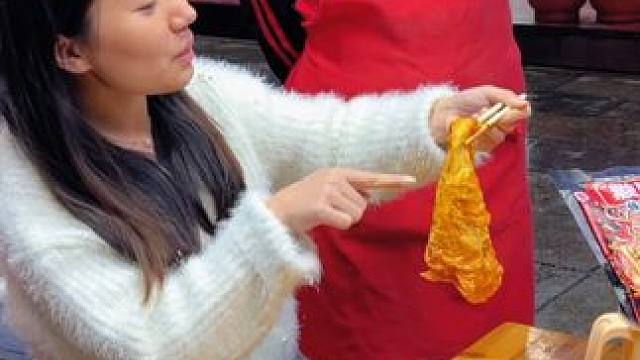 你信不信我一口吃完这个蛋？#螺蛳粉