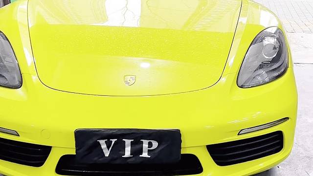 保时捷718安装防拆抗屏蔽GPS定位防盗系统，开启屏蔽器自动锁车，换卡、抠卡、干扰锁车报警到手机。嵌