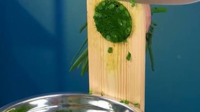 五星大厨的切菜技巧#切菜的刀法与技巧 #蔬菜的正确切法 #生活小技能 #一学就会系列 #刀工