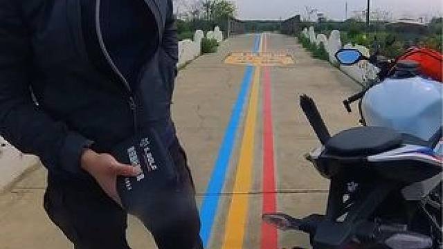 和风交过手的人，心里有吹不灭的热！#机车 #s1000rr #宝马 #摩友 #补胎