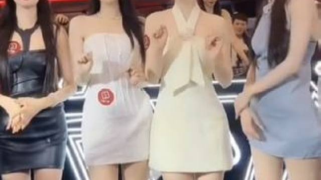 #车展模特 #模特美女 #全网笑容最治愈女孩 #邻家女孩 @韩束官方旗舰店 #韩束红蛮腰