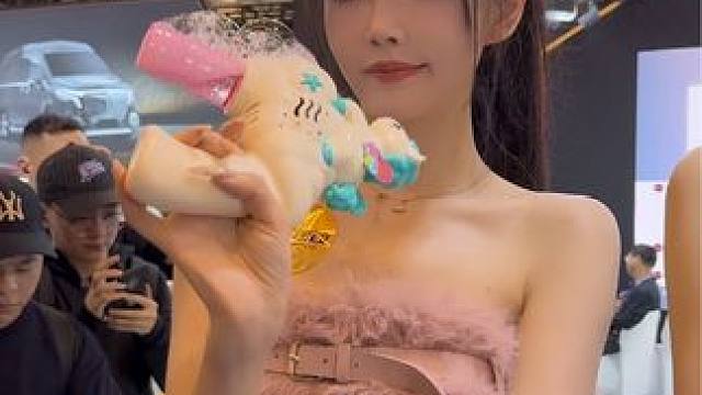 #苏州改装车展 #车展现场 #车模美女 #大长腿 #颜值 @是你依然