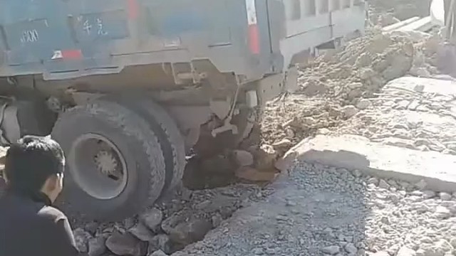 车上去了，轮子不上啊