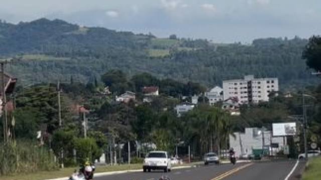 带妹压弯很丝滑……#摩托车